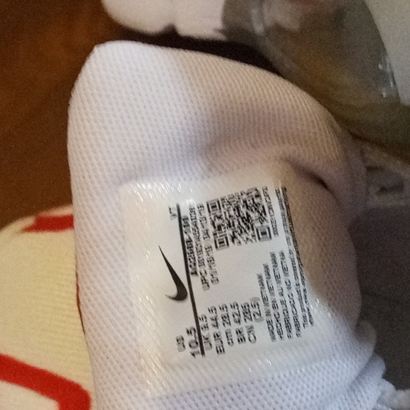 NIKE - Picture 5 of 6